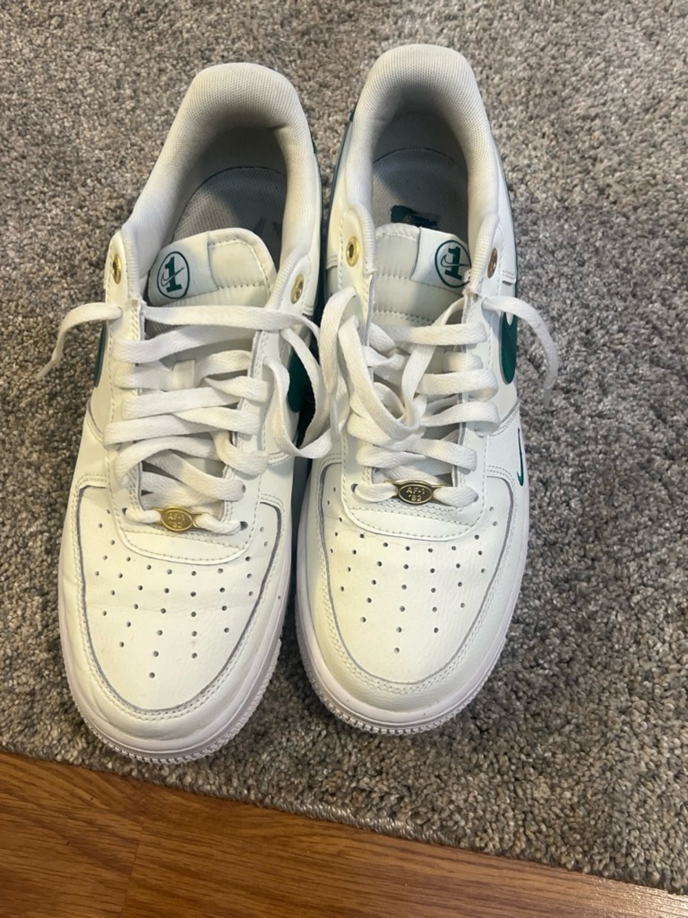 Nike White Low-Top Sneaker with Teal Accent - Picture 4 of 5